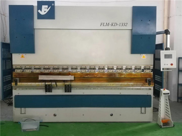 淋浴房淋浴門(mén)折彎?rùn)C(jī)廠(chǎng)家